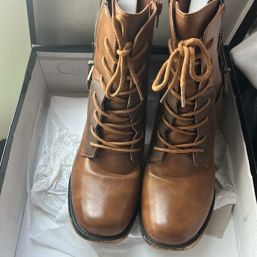 Pierre Dumas Brown and Tan Lace Up Boots with Vintage Design - Picture 2 of 2